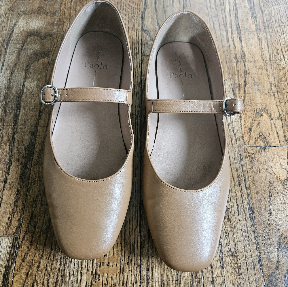 Linea Paolo Women's Mary Jane Flats - Picture 8 of 8